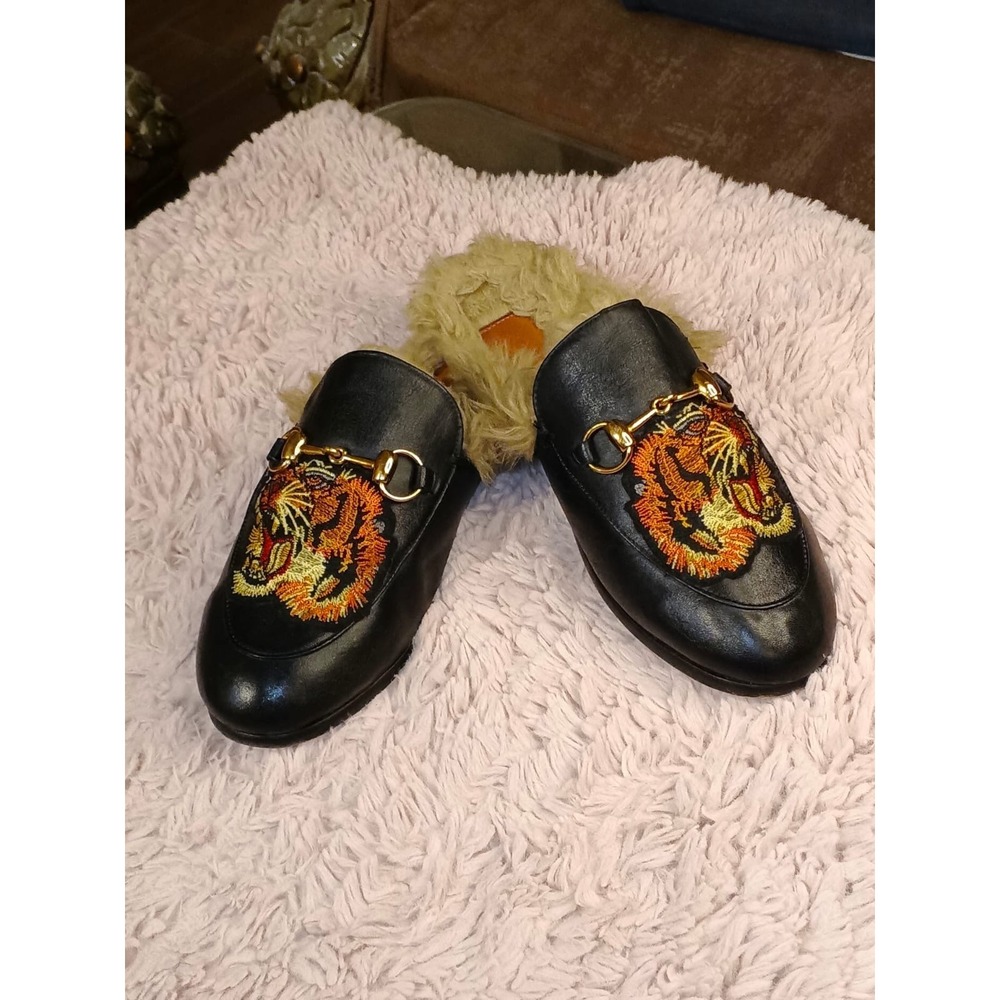 Gucci Princetown Black Leather Tiger Embroidered Fur Lined Horsebit Mules 37.5 - Picture 6 of 6